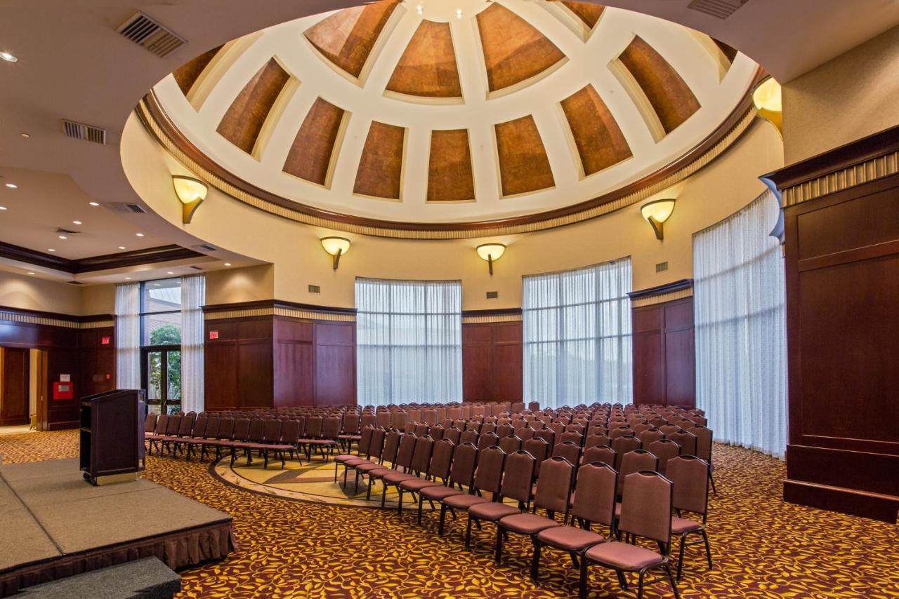 Отель Crowne Plaza Providence-Уорик Экстерьер фото