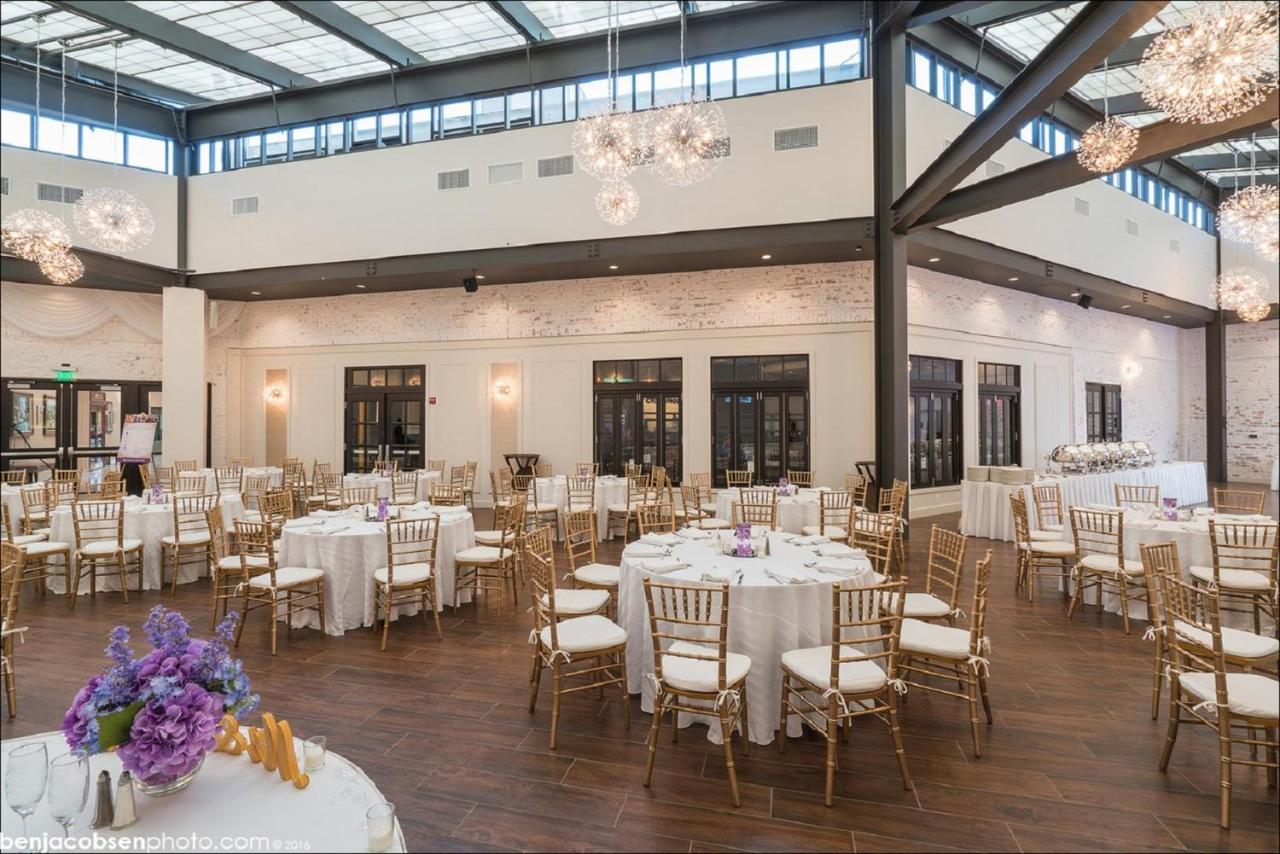 Отель Crowne Plaza Providence-Уорик Экстерьер фото