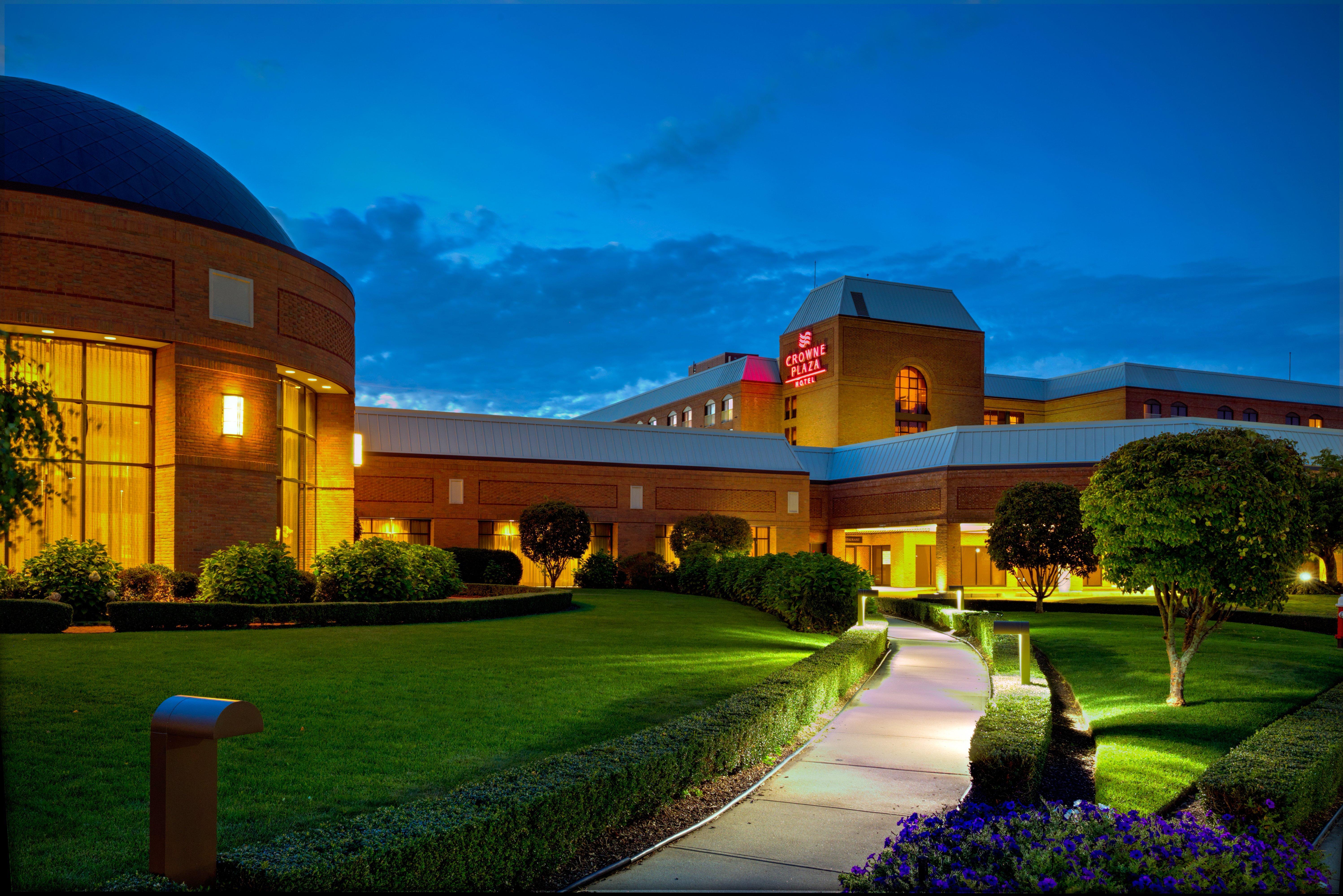 Отель Crowne Plaza Providence-Уорик Экстерьер фото
