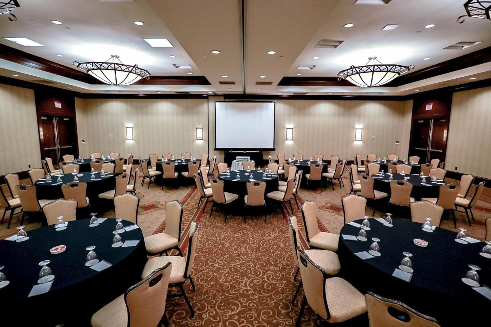 Отель Crowne Plaza Providence-Уорик Экстерьер фото