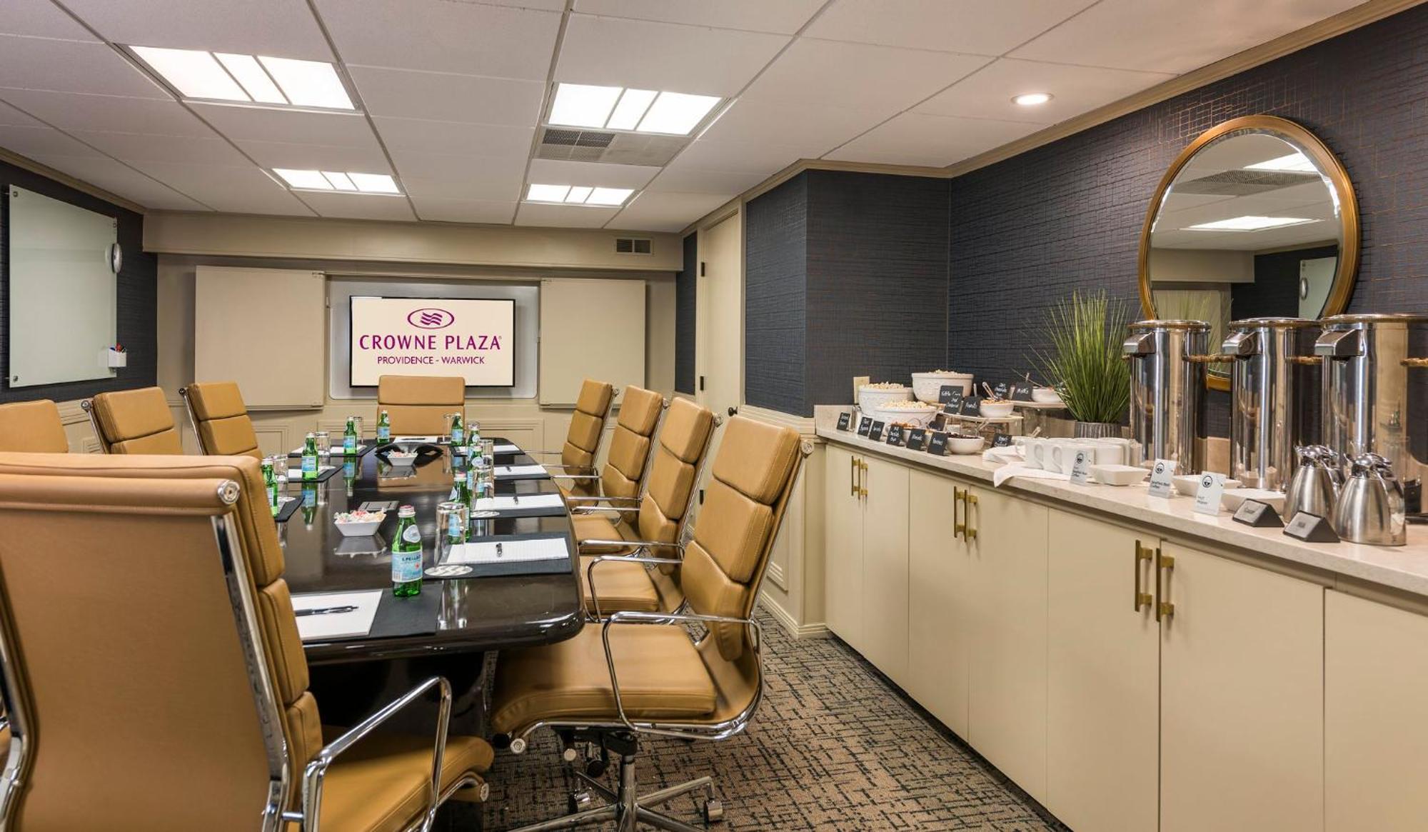Отель Crowne Plaza Providence-Уорик Экстерьер фото